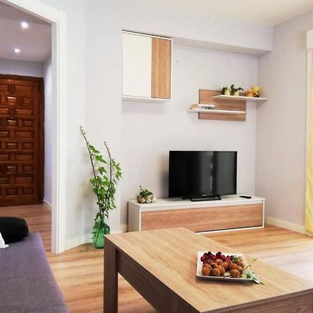 Ferienwohnung Cobexo. Moderno Y Luminoso En El Centro De Jaca Exterior foto